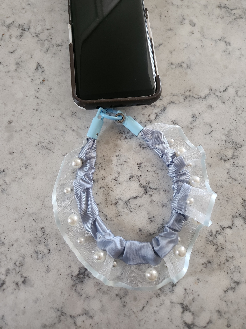 Light Blue Pearl Ruffle Keychain - Picture 3 of 4